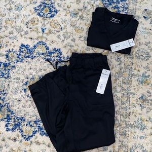 NWT size L jogger scrub set with tie waist